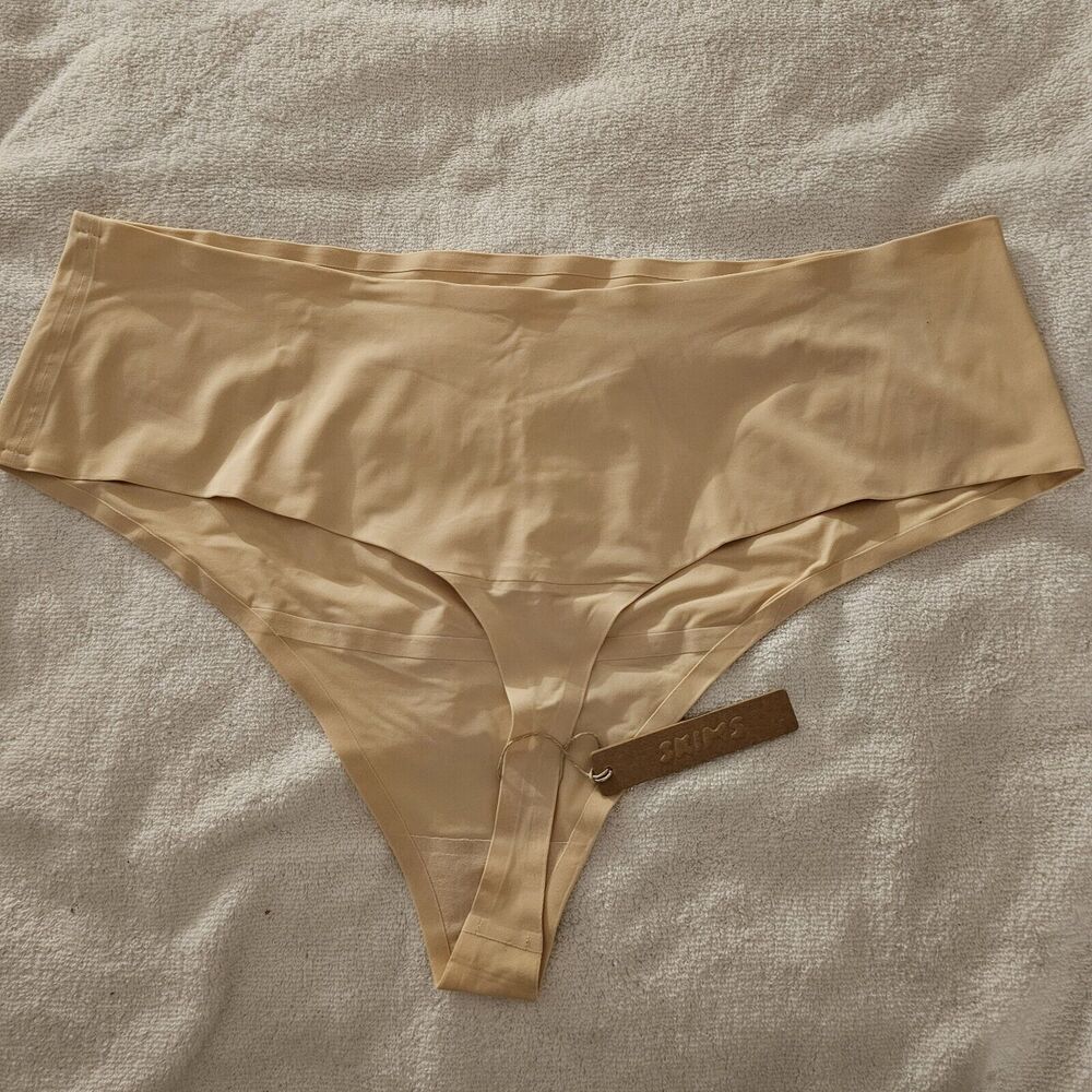 SKIMS Smoothing Intimates High Waisted Thong Women's Sz 3X Sand
